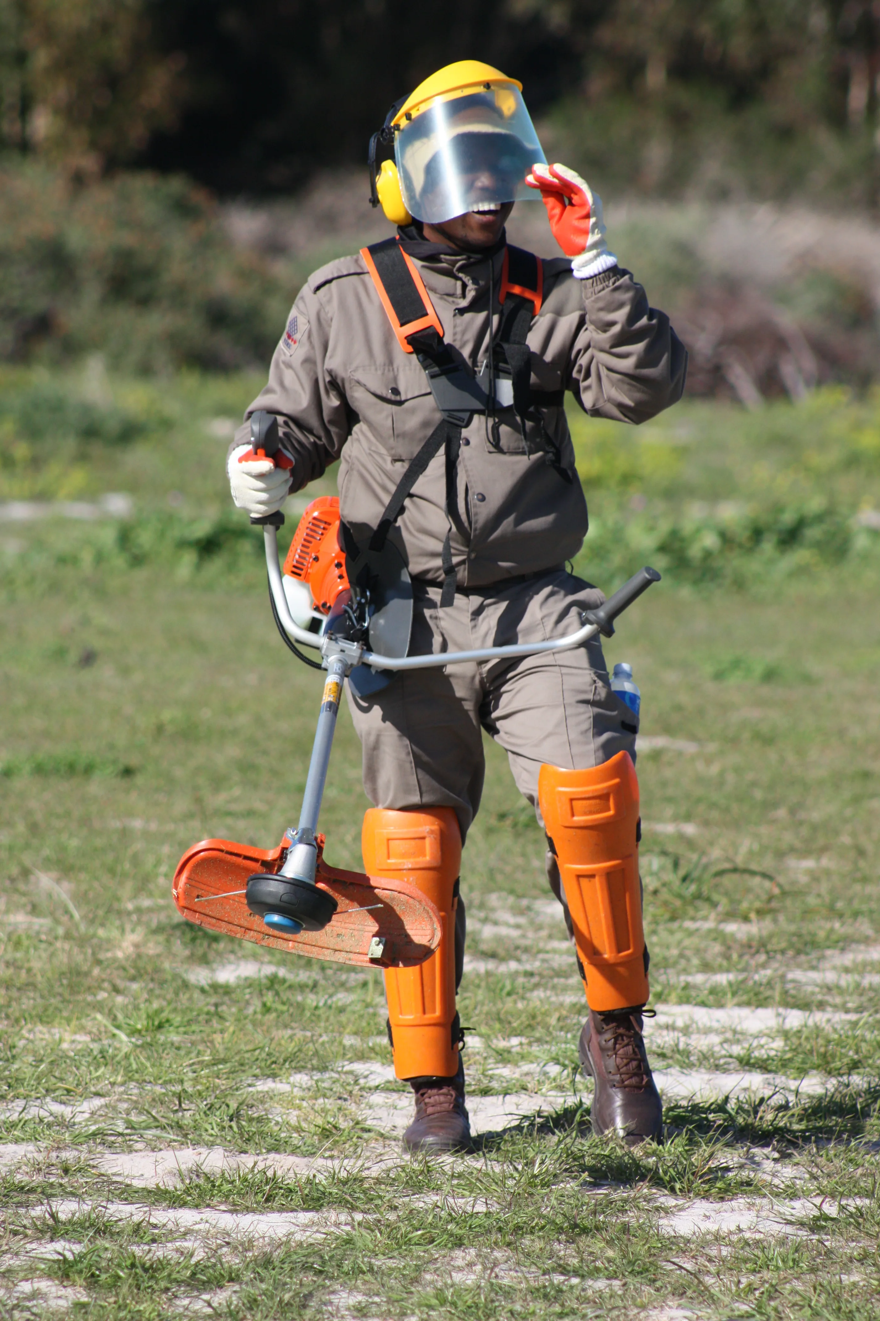 Nature Connect is now training Brush Cutter Operators., photo 4
